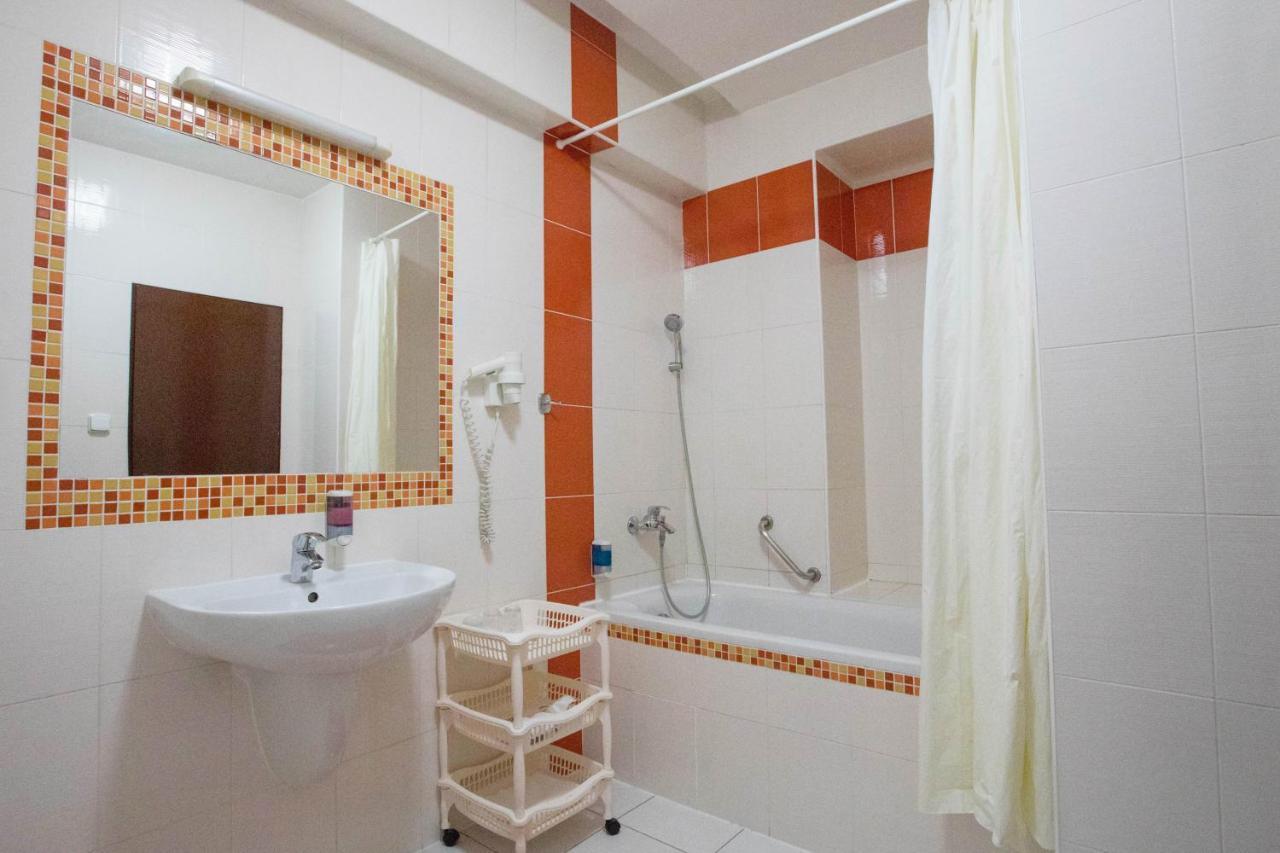 Hotel Baronka Братислава Экстерьер фото