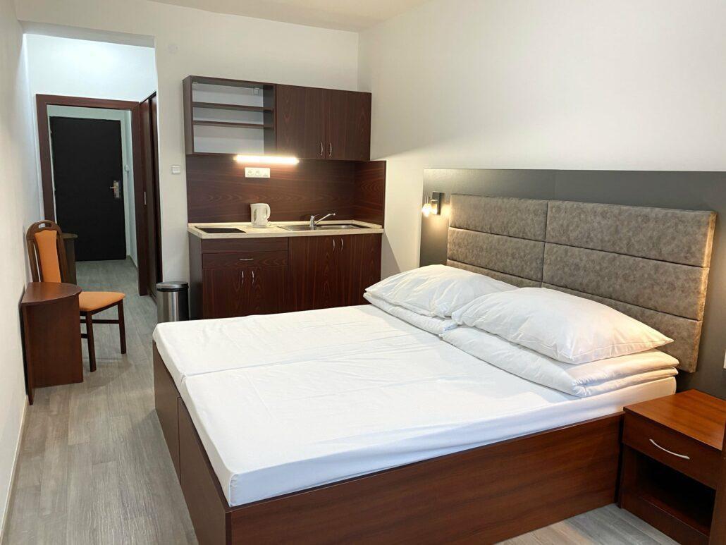 Hotel Baronka Братислава Экстерьер фото